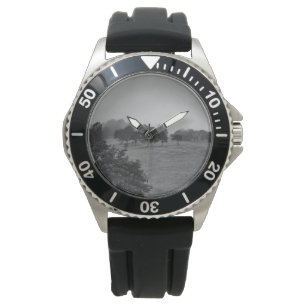 Mooie bomen en natuur in mist horloge