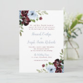 Mooie bordeaux stoffige blauwe bloemenbruiloft kaart (Staand voorkant)