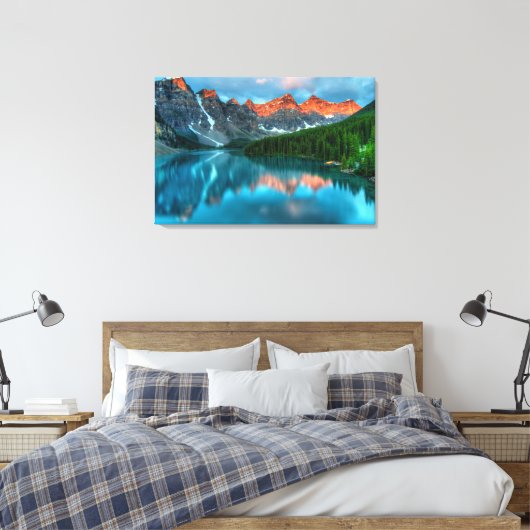 Mooie bosberg met blauw oerhemel canvas afdruk (Insitu (Slaapkamer))