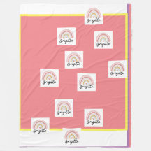 Mooie Brigitte met een regenboogdeken.