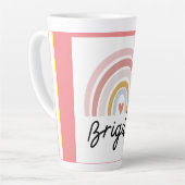 Mooie Brigitte met regenboogroze latte Mok. Latte Mok (Linkerhoek)