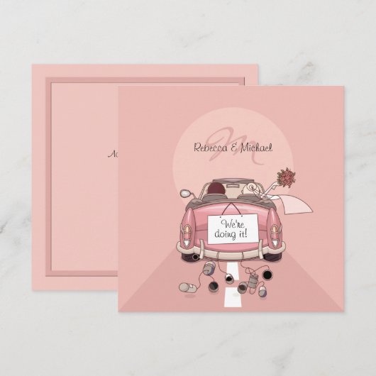 Mooie bruid & bruidegom roze vluchtauto uitnodigin kaart (Voorkant / Achterkant)