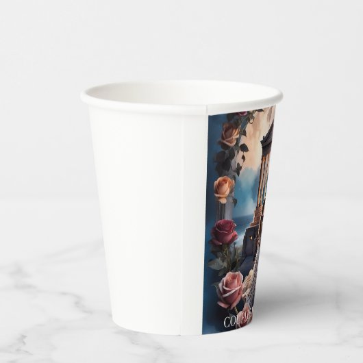 Mooie bruid & bruidegom Staand bij het Zee Papieren Bekers (Rechts)