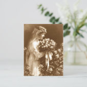 Mooie bruid met een roos boeket briefkaart (Staand voorkant)
