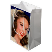 mooie bruid uit de jaren 40 print medium cadeauzakje (Achterkant Gekanteld)