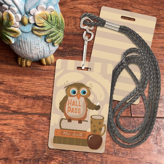 Mooie bruine uil studentenkoart badge met naam