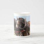 Mooie clydesdale paarden ploegen porselein kop (Voorkant)