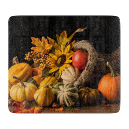 Mooie cornucopia gevuld met navelgans snijplank