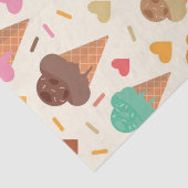 Mooie Crème Kegel Met Hartjes Tissuepapier (Detail)