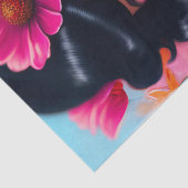 Mooie  dame in rode ontkoppeling tissuepapier (Detail)