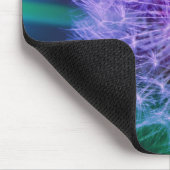 Mooie Dandelion op de groene en blauwe achtergrond Muismat (Hoek)