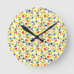 Mooie Delicate Mooie Bloemmotief op Pastelgeel Ronde Klok