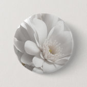 Mooie Delicate Witte Bloem Ronde Button 5,7 Cm (Voorkant)