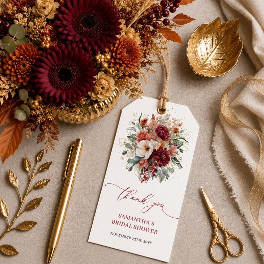 Mooie dieprode bloemige herfst bruiloftsshower cad cadeaulabel