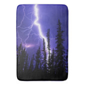 Mooie donder over het bos badmat (Voorkant Verticaal)