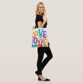 Mooie eenvoudige minimale liefde is liefde trots tote bag (Op model)