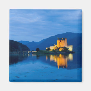 Mooie Eileen Donan Castle in het westen van Dornie Magneet