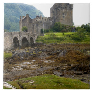 Mooie Eileen Donan Castle in het westen van Dornie Tegeltje