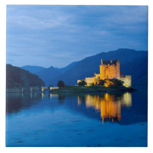 Mooie Eileen Donan Castle in het westen van Dornie Tegeltje