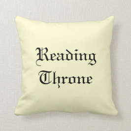 Mooie en klassieke boekliefhebbers gooien kussens