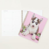 Mooie estige puppy met roze rozen planner (Display)