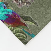 Mooie exotische vogel, Moerasgroene achtergrond Fleece Deken (Hoek)