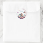 Mooie fee zittend in de bloem ronde sticker (Tas)
