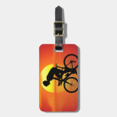 Mooie fiets silhouet zonsondergang scène kleurrijk bagagelabel (Voorkant verticaal)