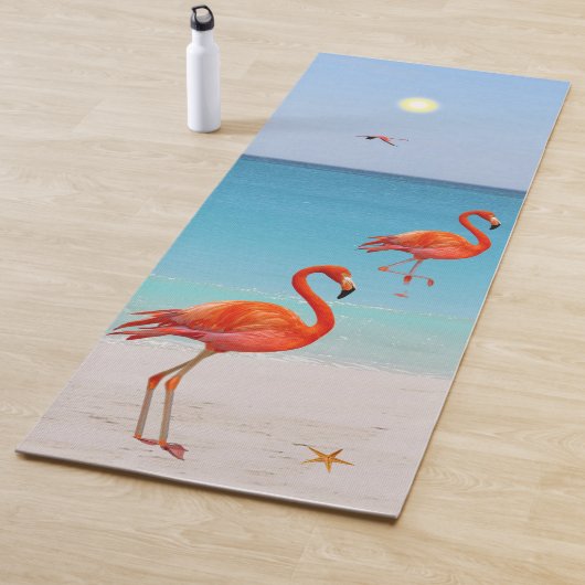 Mooie Flamingos op het strand Yogamat (In situ)