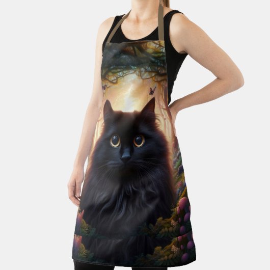 Mooie Fluffy Zwarte Kat met Gouden Ogen Schort (Insitu)