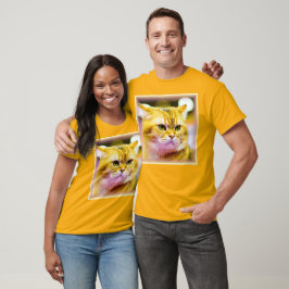 Mooie foto van een Cute Cat. Bestel nu T-shirt