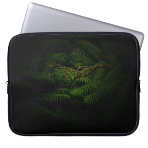 Mooie foto van Fern Bud Fine Art Laptop Sleeve