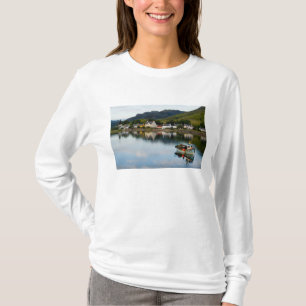 Mooie foto van het kleine dorp Dornie met T-shirt