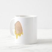 Mooie gegrilde kaassandwich druipend koffiemok (Voorkant links)