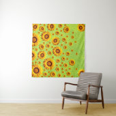Mooie gele bloemen op abstract groen wandkleed (In Situ (horizontaal))