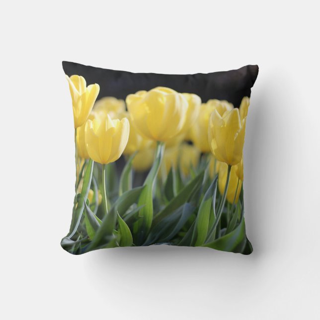 Mooie Gele Tulpen Kussen (Voorkant)