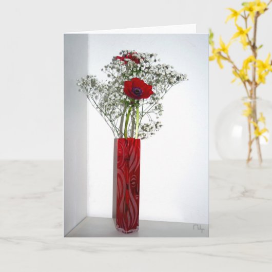 Mooie gesneden rode vaas kaart (Gele Bloem)
