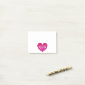 Mooie glinsterende roze hart gepersonaliseerde mei post-it® notes (Op bureau)