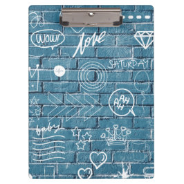 Mooie graffiti-kunst op wandgroene kalligrafie klembord