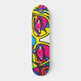 Mooie graffiti voor vrouwelijke wandkunst persoonlijk skateboard