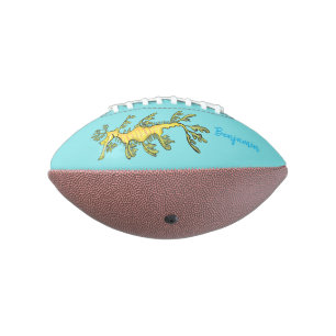 Mooie grappige bladerige zeedraak cartoonillustrat american football