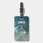 Mooie Grijze Wolf in een Donker Bos Bagagelabel (Voorkant verticaal)