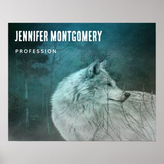 Mooie Grijze Wolf in een Donker Bos Bedrijf Poster (Voorkant)