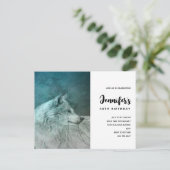 Mooie Grijze Wolf in een Donker Bos Verjaardag Uitnodiging Briefkaart (Staand voorkant)