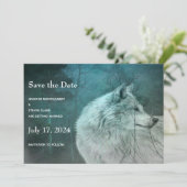 Mooie Grijze Wolf in een Donkere Bos Huwelijk Save The Date (Staand voorkant)