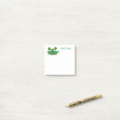 Mooie groene erwten en pod cartoon illustratie post-it® notes (Op bureau)