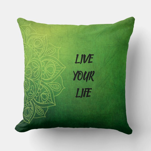 Mooie groene Mandala met Quote Kussen (Voorkant)