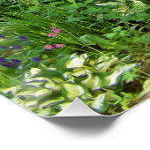 Mooie groene tuinaanleg met hosta's perfect poster (Hoek)