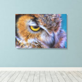Mooie grote gehoornde uil vogel gouden oog canvas afdruk (Insitu (Houten vloer))