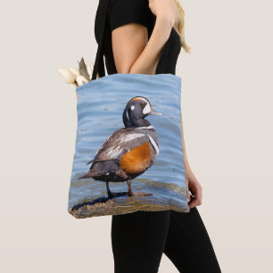 Mooie Harlequin Duck op de Rock Tote Bag